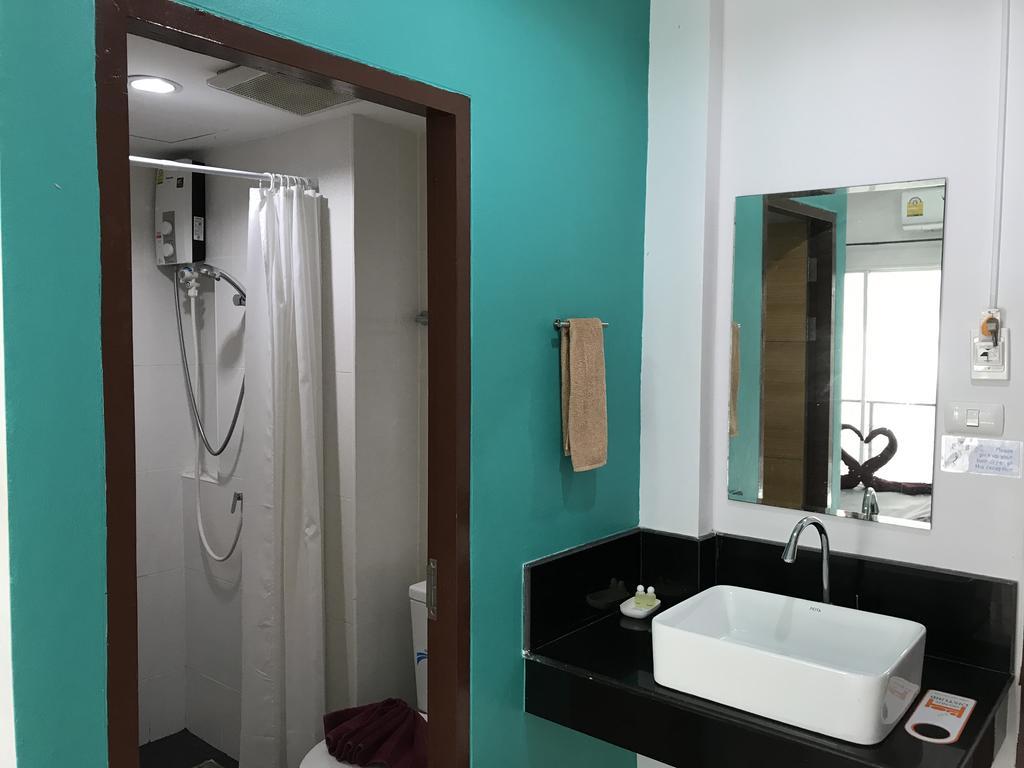 Bedbox Guesthouse And Hostel Patong Buitenkant foto