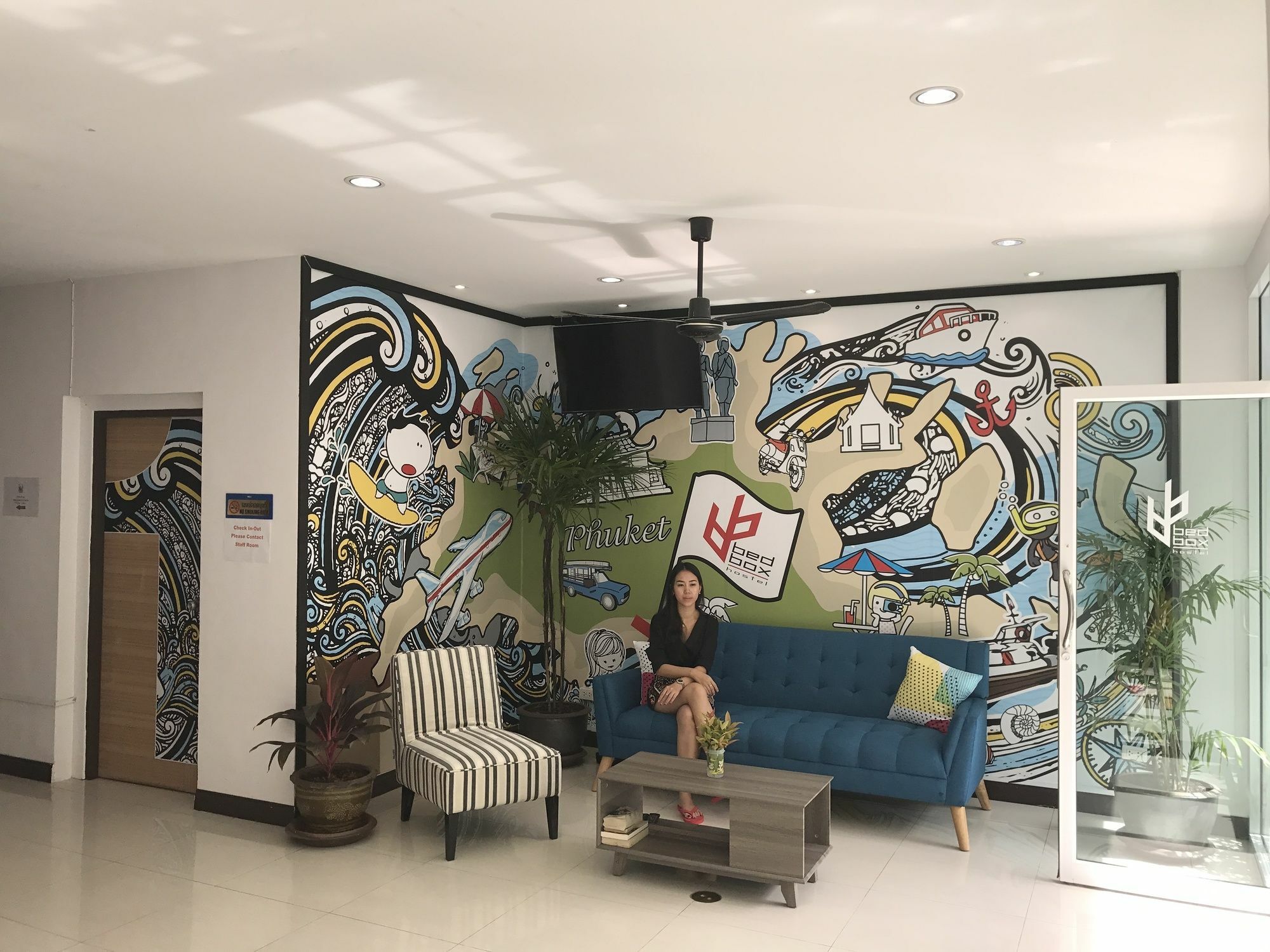 Bedbox Guesthouse And Hostel Patong Buitenkant foto